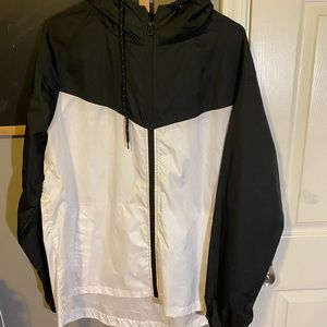 Windbreaker w/ hood